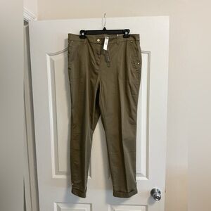 NWT Chico’s Comfort Waist Luxe Utility Slim Ankle Pant Size 2 (12) Olive